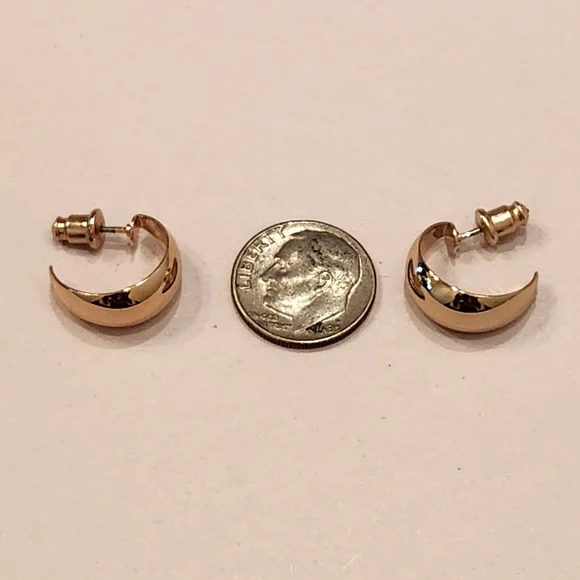 Shiny Gold-tone wide Hoop Earrings - Picture 3 of 4